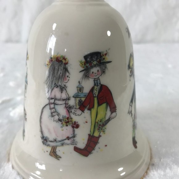 Vintage Wedding Day Ceramic Bell Wooden Handle 4 different scenes  painted - Picture 5 of 10